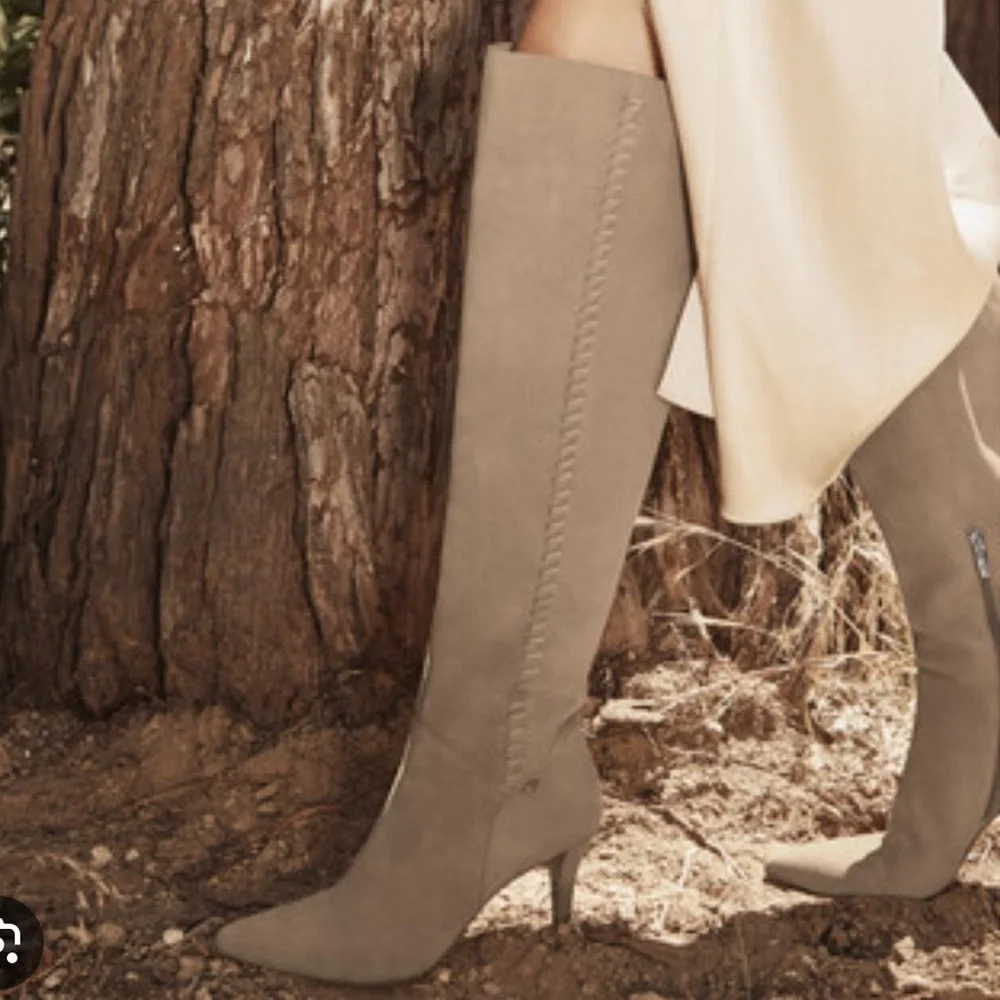🌸VINCE CAMUTO🌸 Seselti Over The Knee Boot Size: 8.5